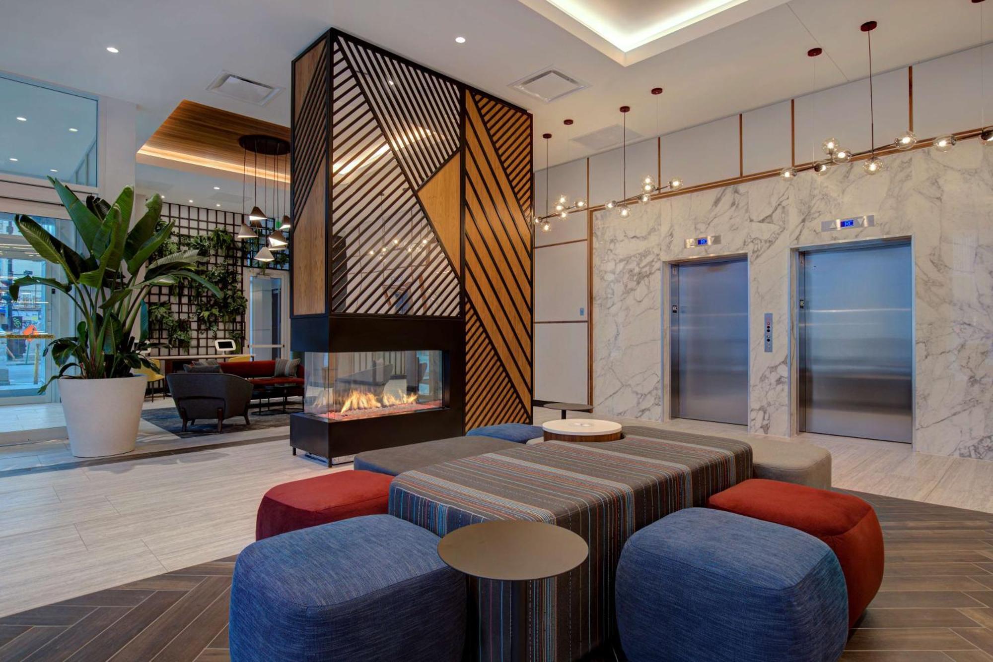 Hampton Inn Montreal Downtown, Qc Ngoại thất bức ảnh